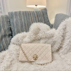 [SOLD]Chanel Leo Lion crumbled leather Clutch